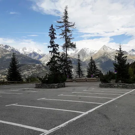 Magnifique Au Pied Du Telecabine D'arrondaz Et Des Pistes De